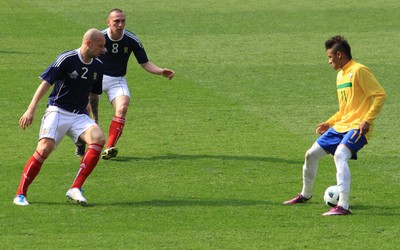 维基体育动态-勒诺尔芒任意球直接破门梅开二度